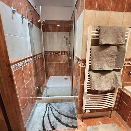 Spacious Apartment 6Min From The Dancing House Prague Ngoại thất bức ảnh