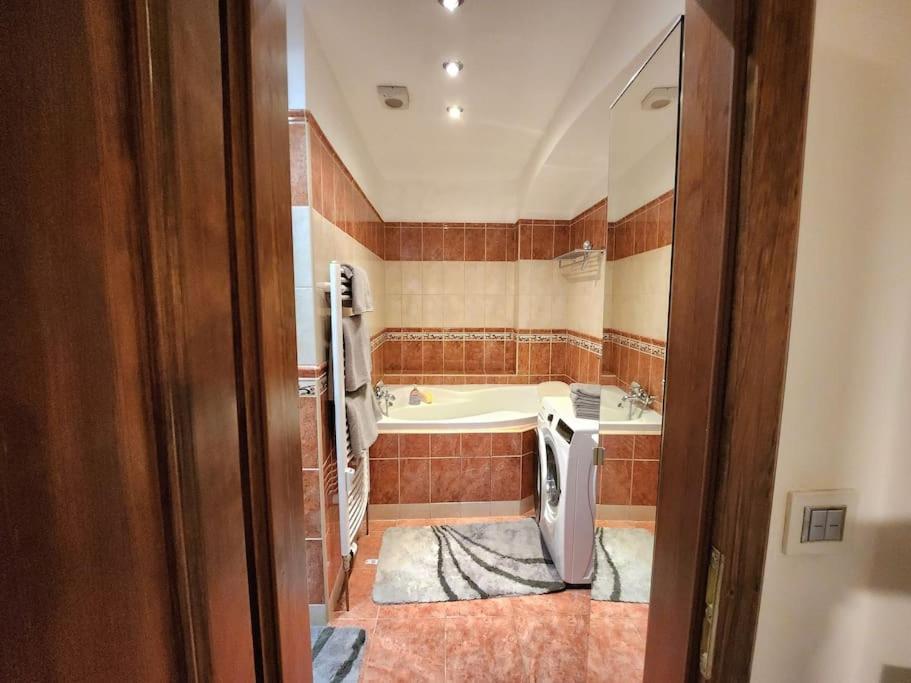 Spacious Apartment 6Min From The Dancing House Prague Ngoại thất bức ảnh