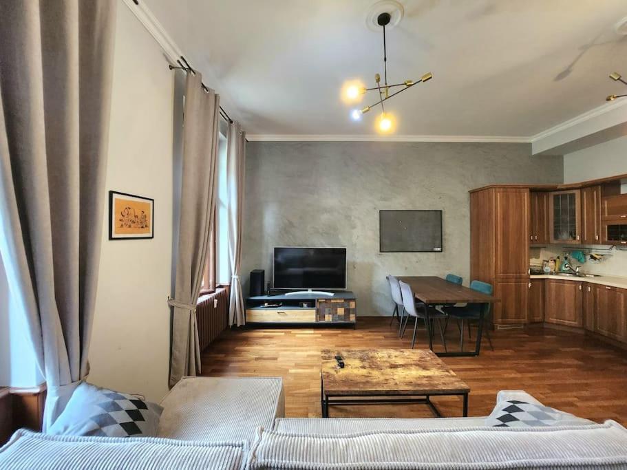 Spacious Apartment 6Min From The Dancing House Prague Ngoại thất bức ảnh