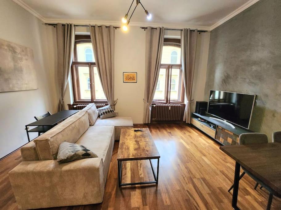 Spacious Apartment 6Min From The Dancing House Prague Ngoại thất bức ảnh